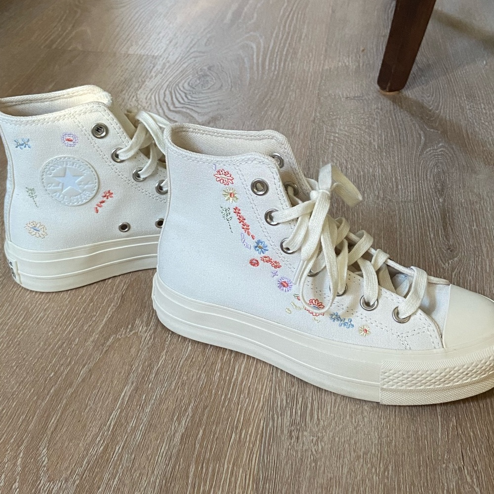 Chuck Taylor All Star Lift Platform Embroidered Floral High Top